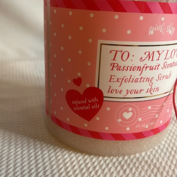 Exfoliating scrub - Picture 2 of 5
